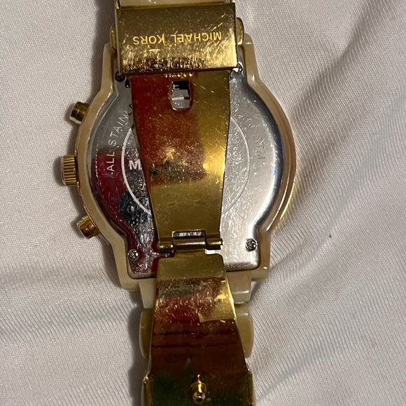 MK watch - Picture 3 of 9